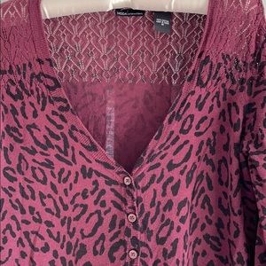 Lightweight maroon leopard M sweater